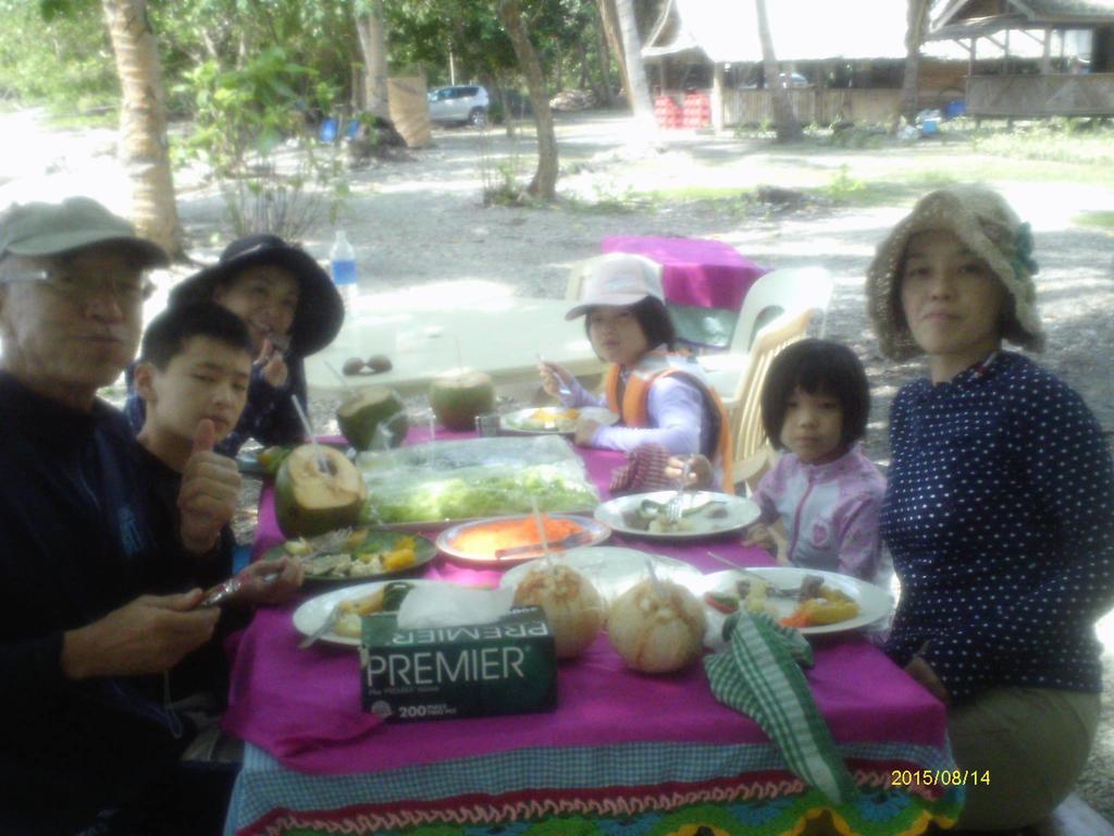 Dolphin View Beach Hotel Ndoma ภายนอก รูปภาพ