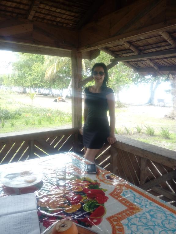 Dolphin View Beach Hotel Ndoma ภายนอก รูปภาพ